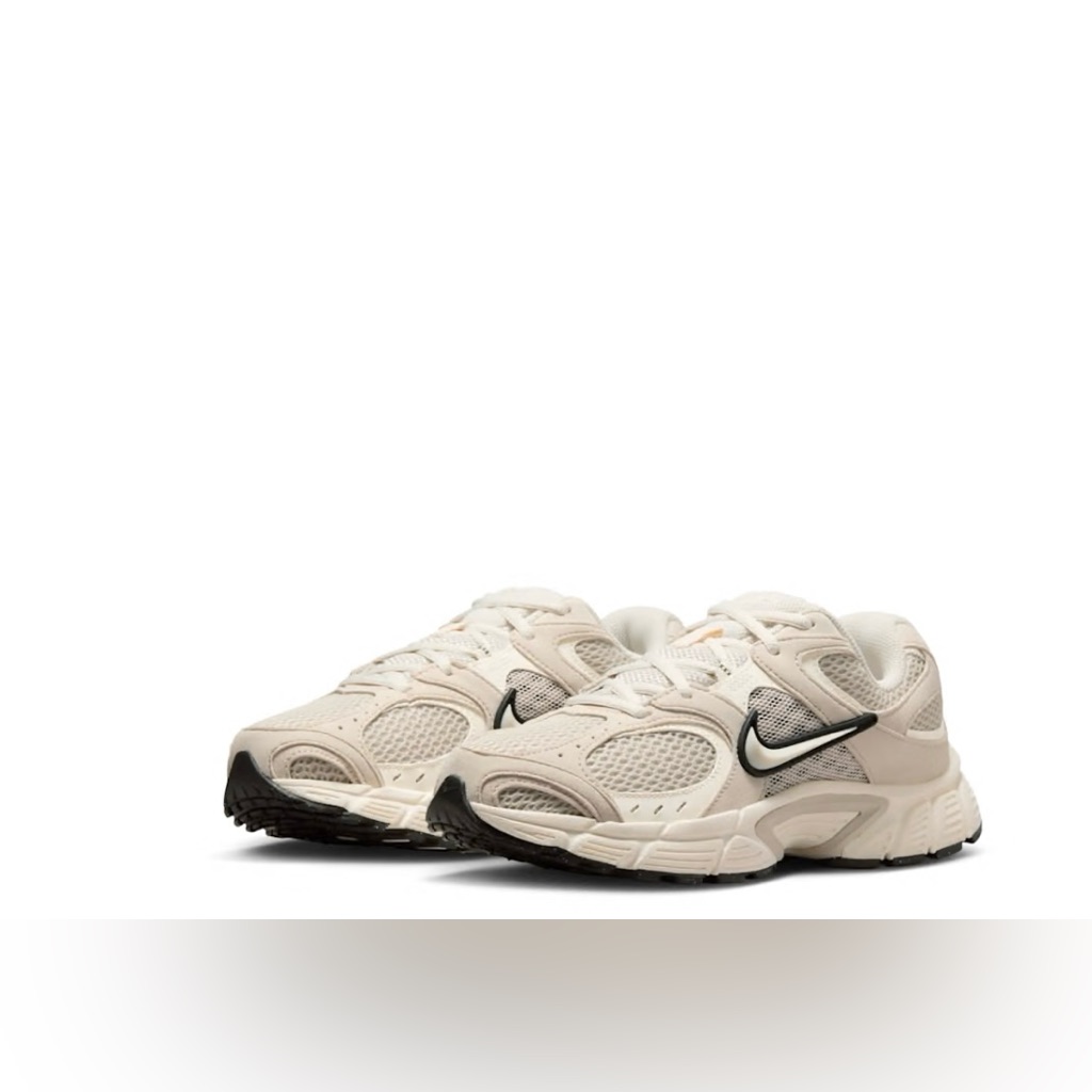 Nike V5 Rnr Women's Sneaker-Beige